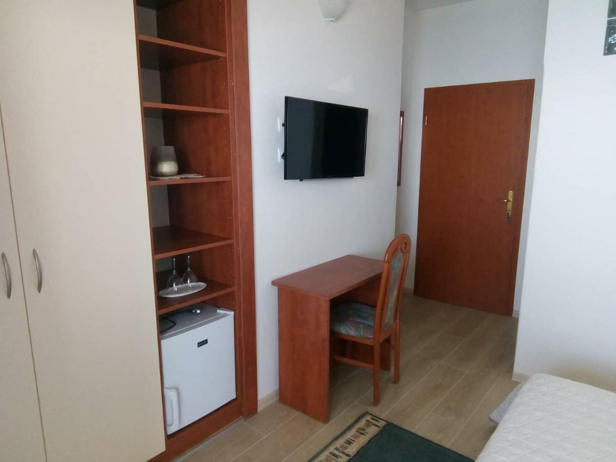 Apartments And Rooms Niksa Podgora Dış mekan fotoğraf