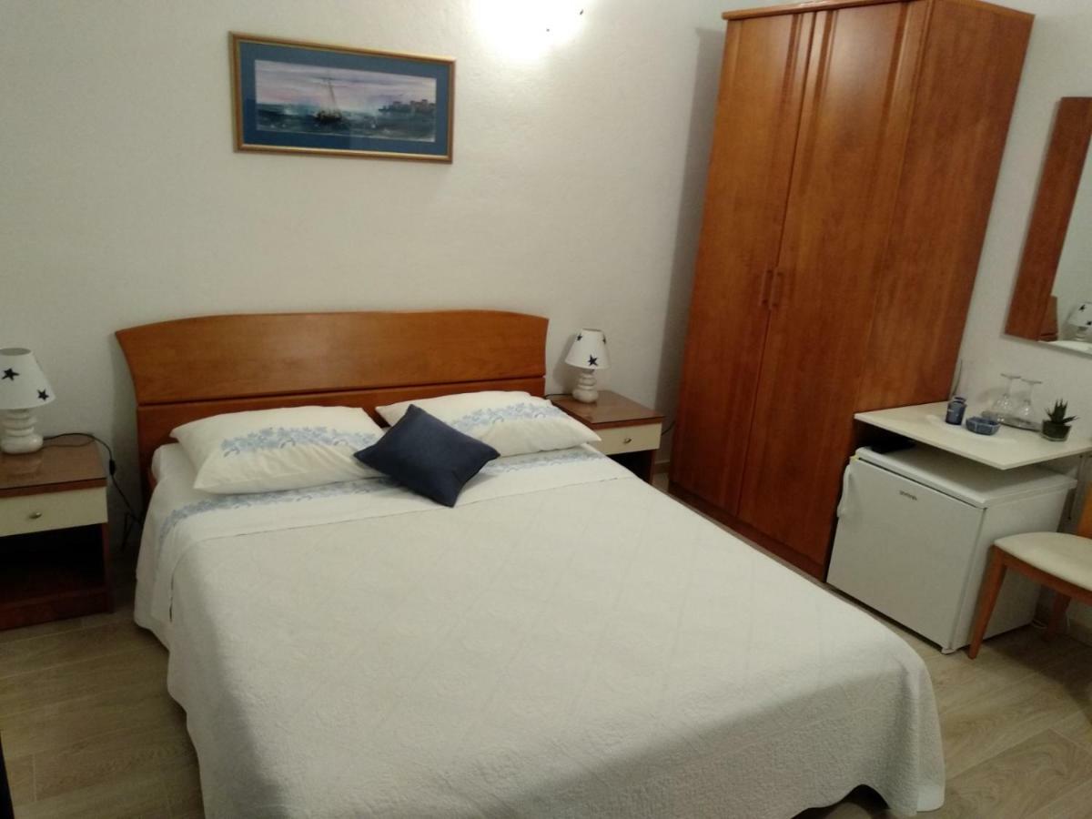 Apartments And Rooms Niksa Podgora Dış mekan fotoğraf